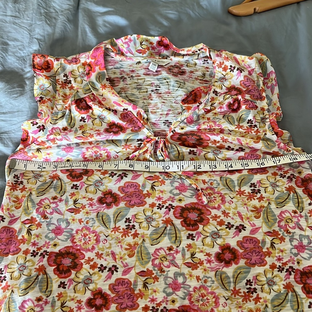 Lucky Brand Floral Flutter Sleeve Women's vneck tie Top blouse size Medium - Picture 5 of 6